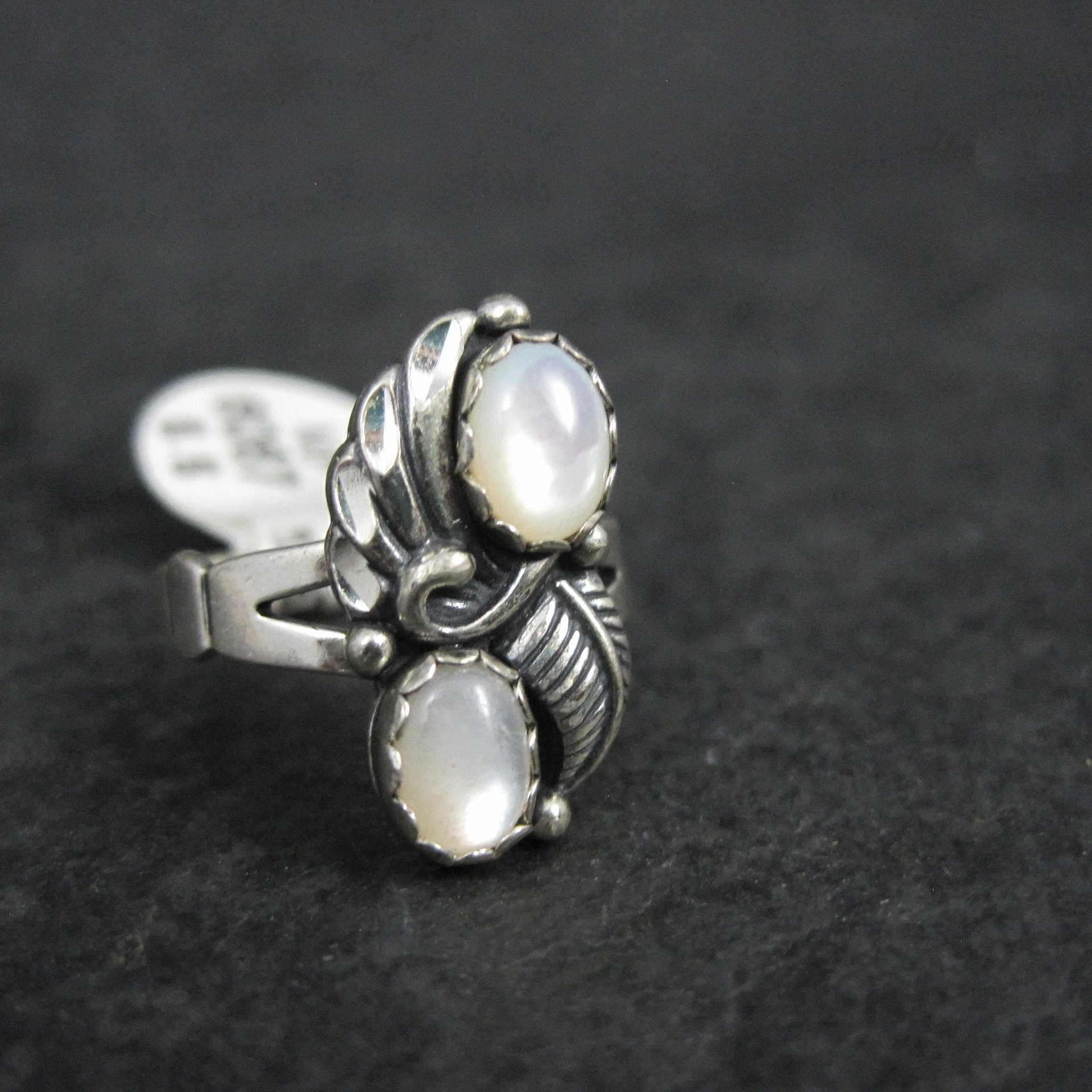 Vintage Southwestern Mother of Pearl Feather Ring