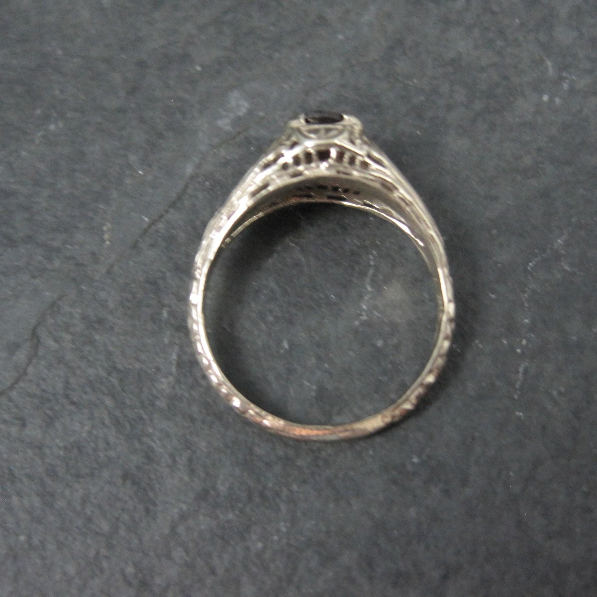 14K White Gold Art Deco Filigree Garnet Ring Size 5