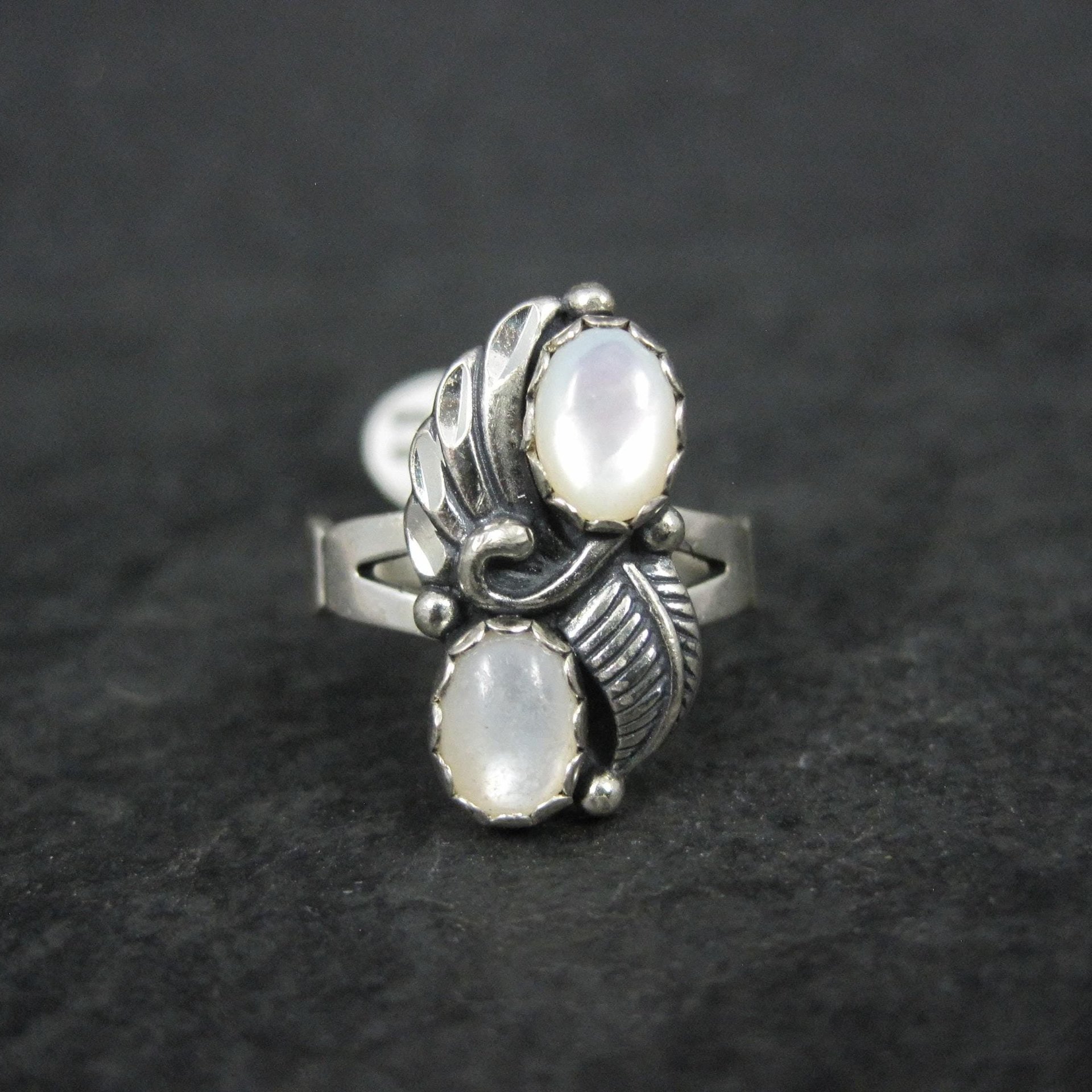 Vintage Southwestern Mother of Pearl Feather Ring