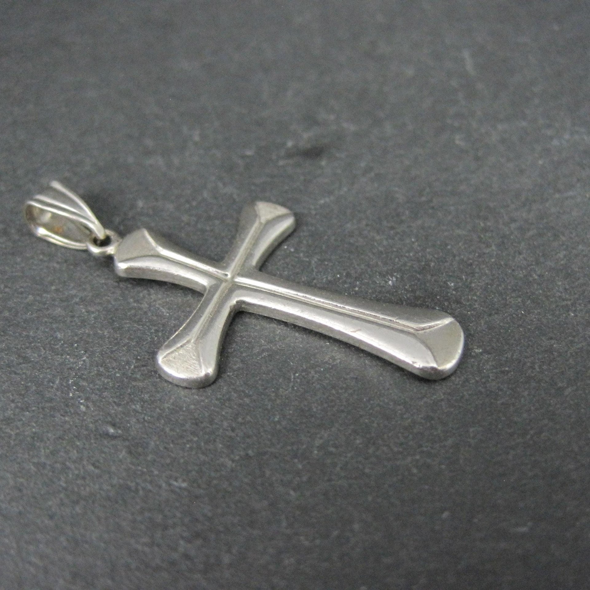 Vintage 14K White Gold Cross Pendant