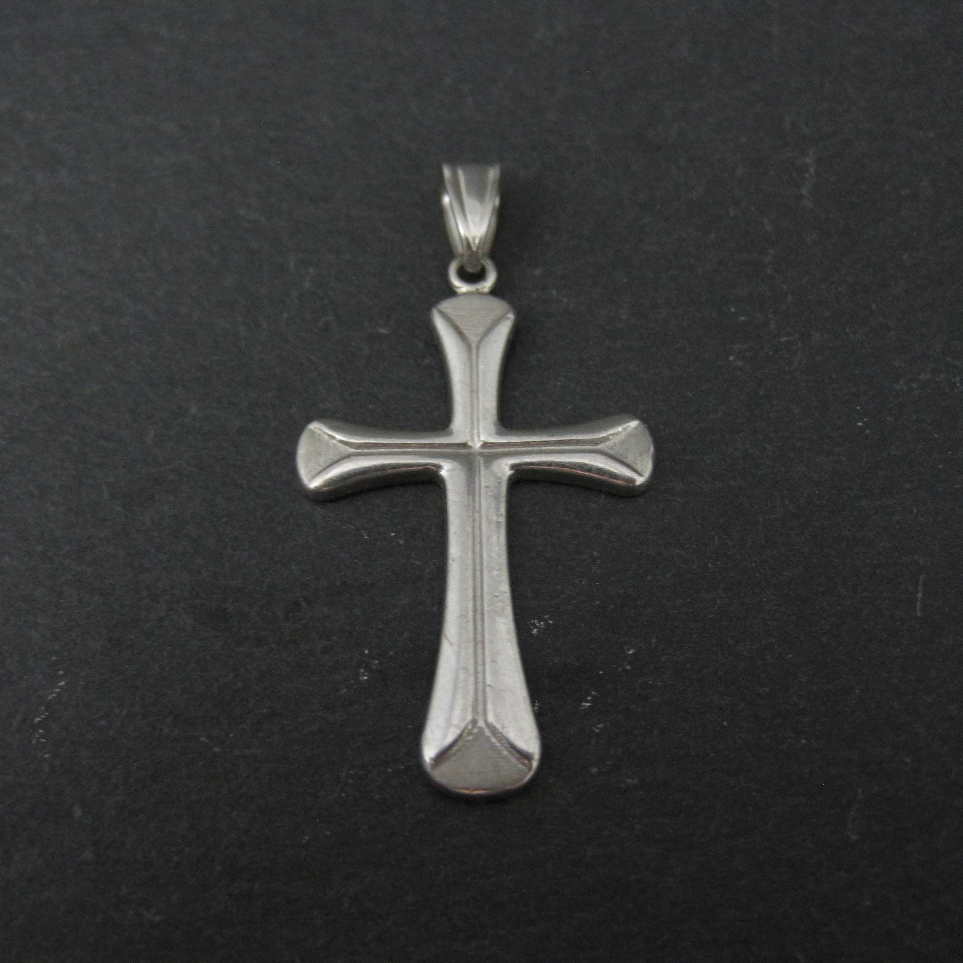 Vintage 14K White Gold Cross Pendant