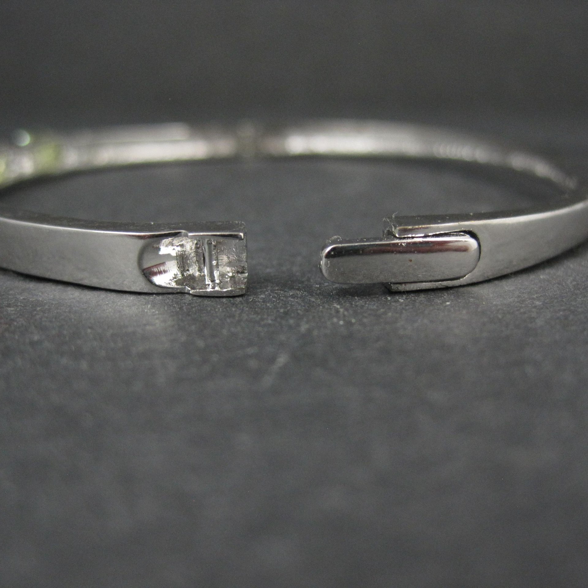 Sterling Silver Yellow Green Cz Bangle Bracelet 7 Inches