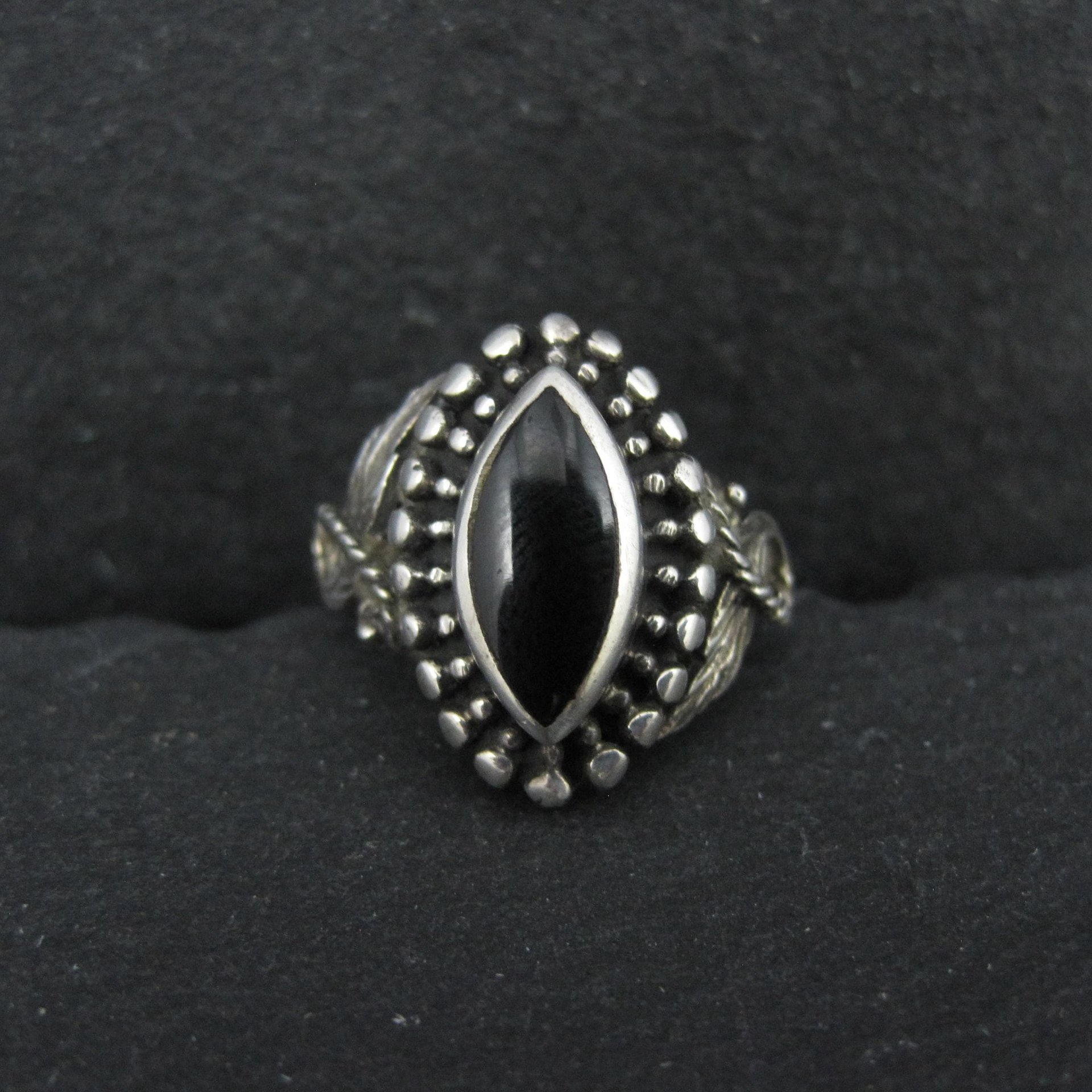 Vintage Sterling Silver Onyx Leaf Ring Size 6