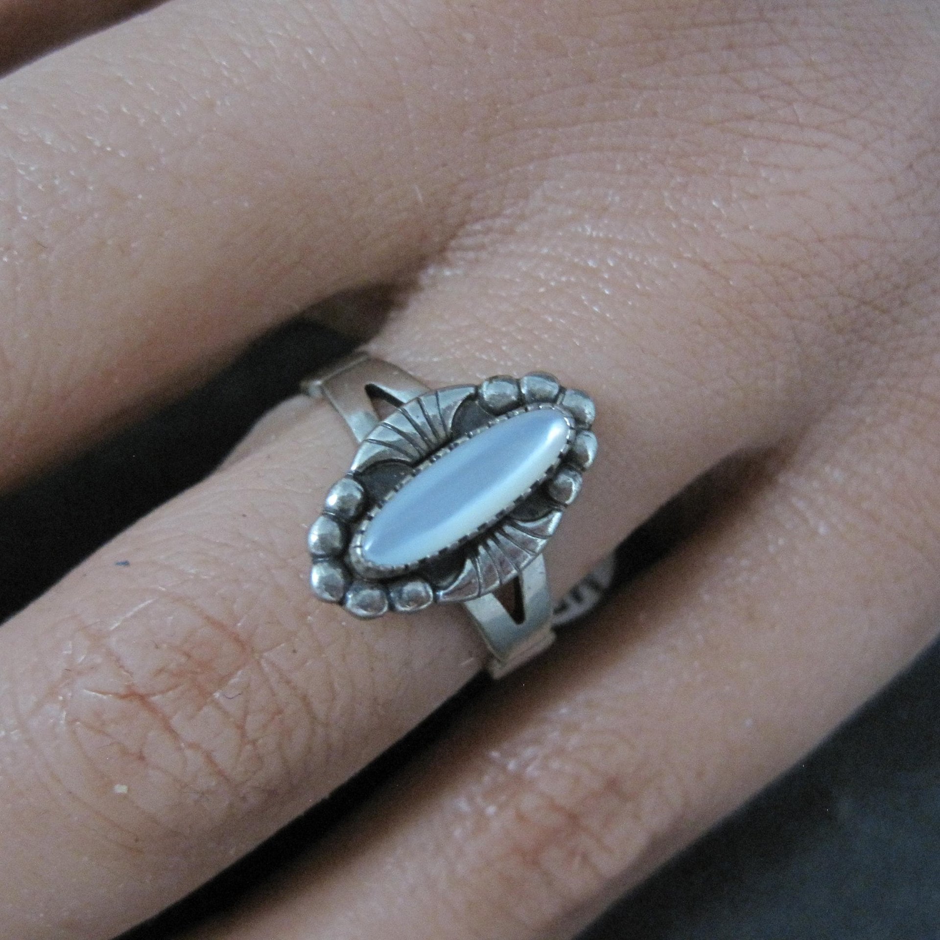 Vintage Southwestern Sterling Mother of Pearl Ring