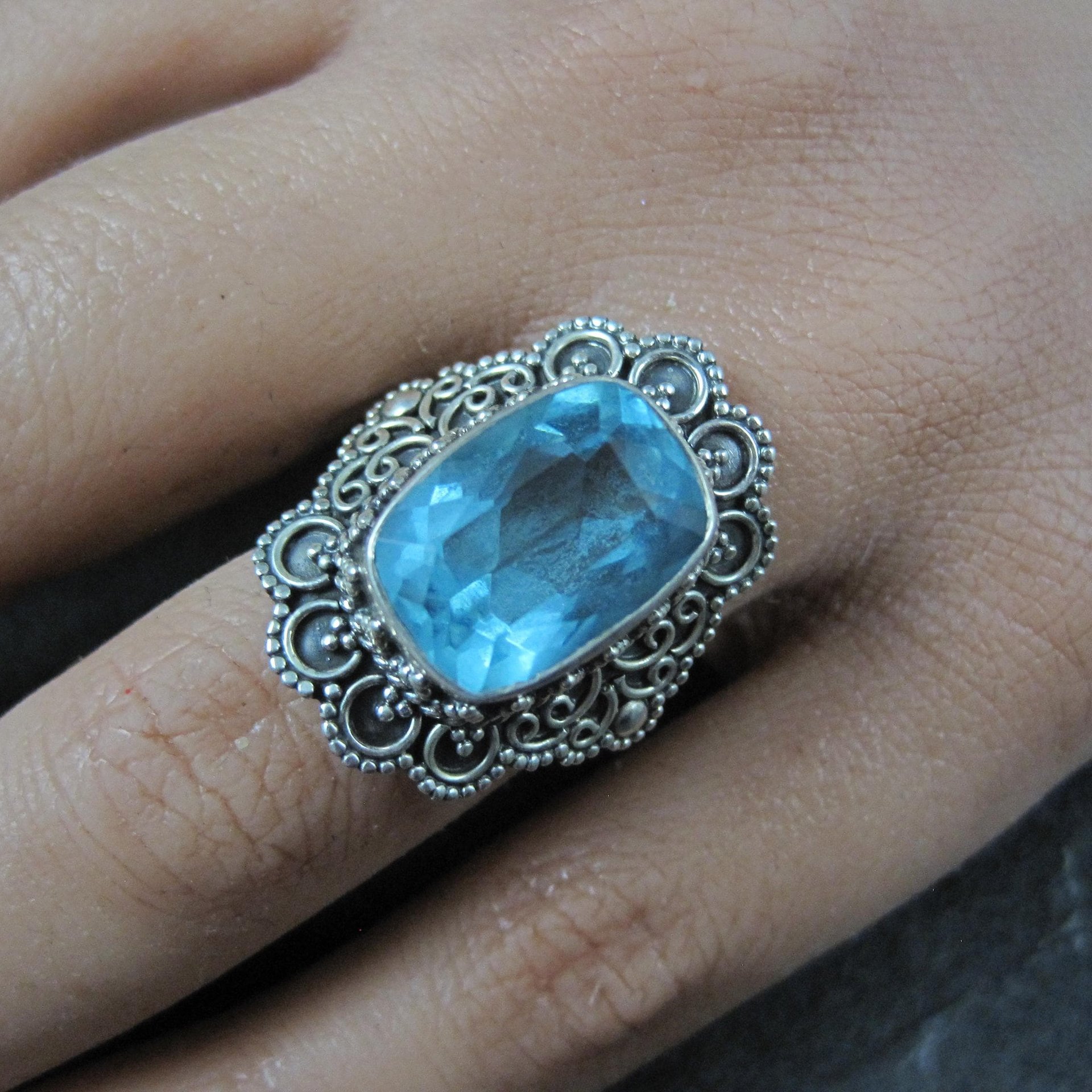 Vintage Balinese Sterling Topaz Blue Glass Ring Size 8