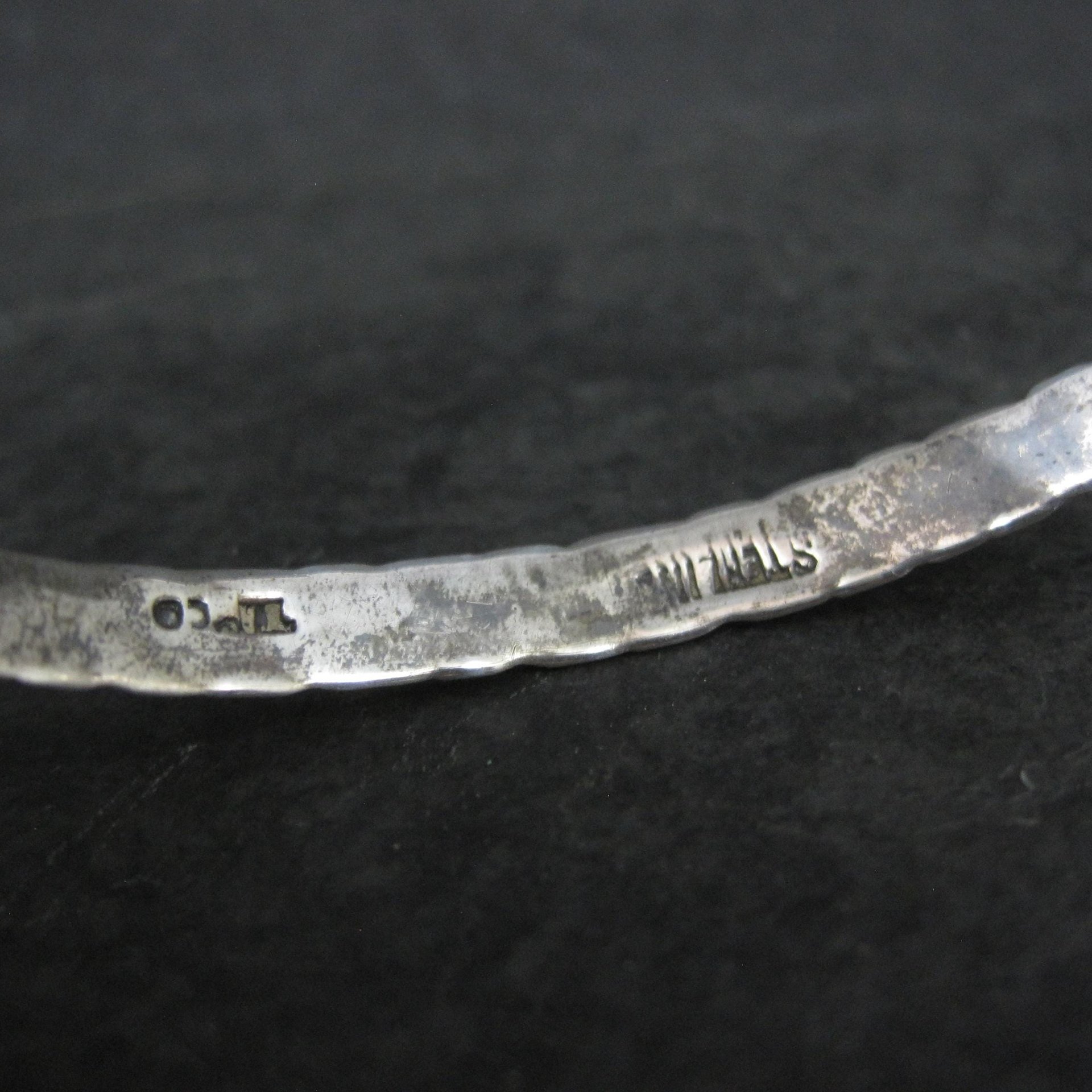 Vintage Mexican Sterling Bangle Bracelet 7.75"