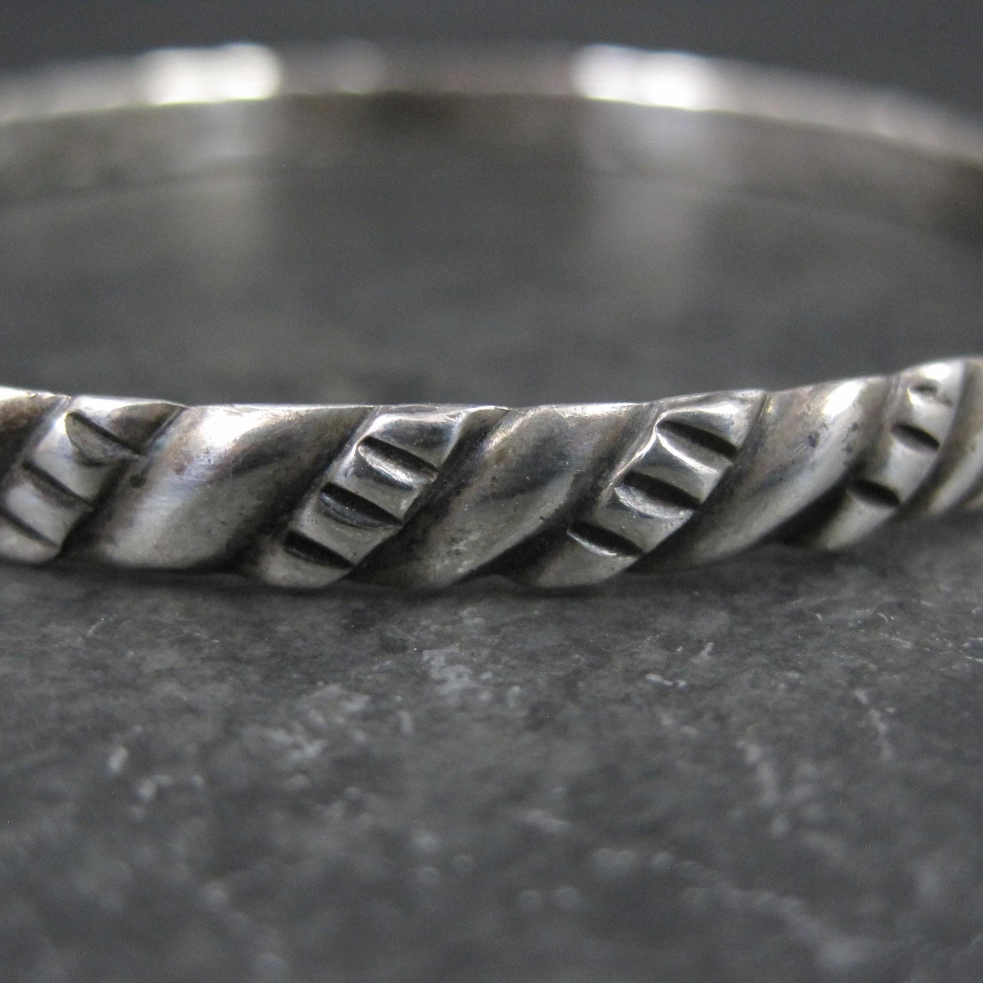 Vintage Mexican Sterling Bangle Bracelet 7.75"