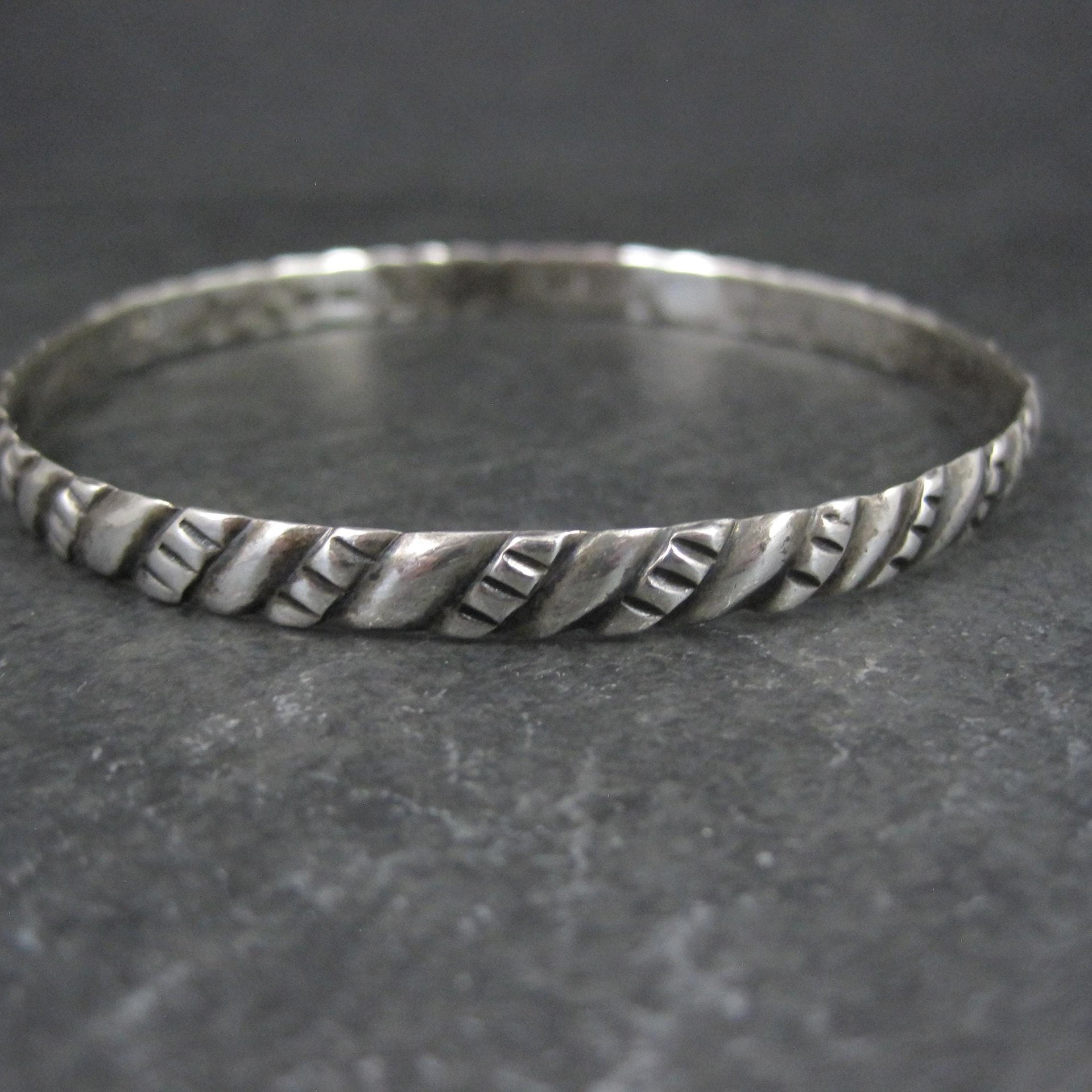 Vintage Mexican Sterling Bangle Bracelet 7.75"