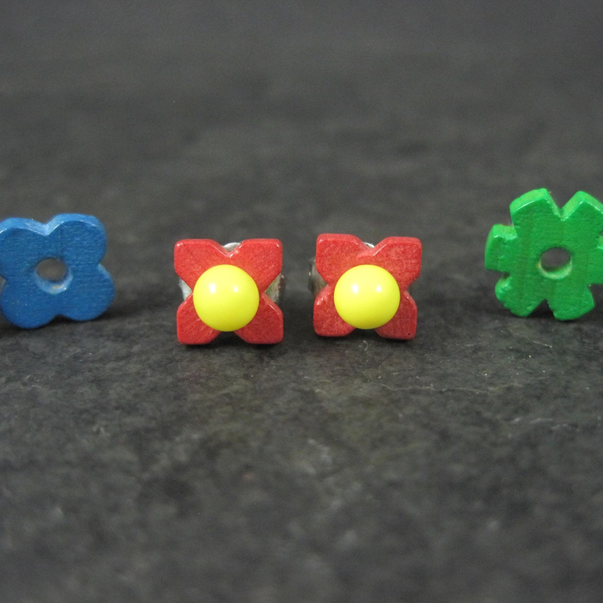 1990s Avon Interchangeable Flower Stud Earrings