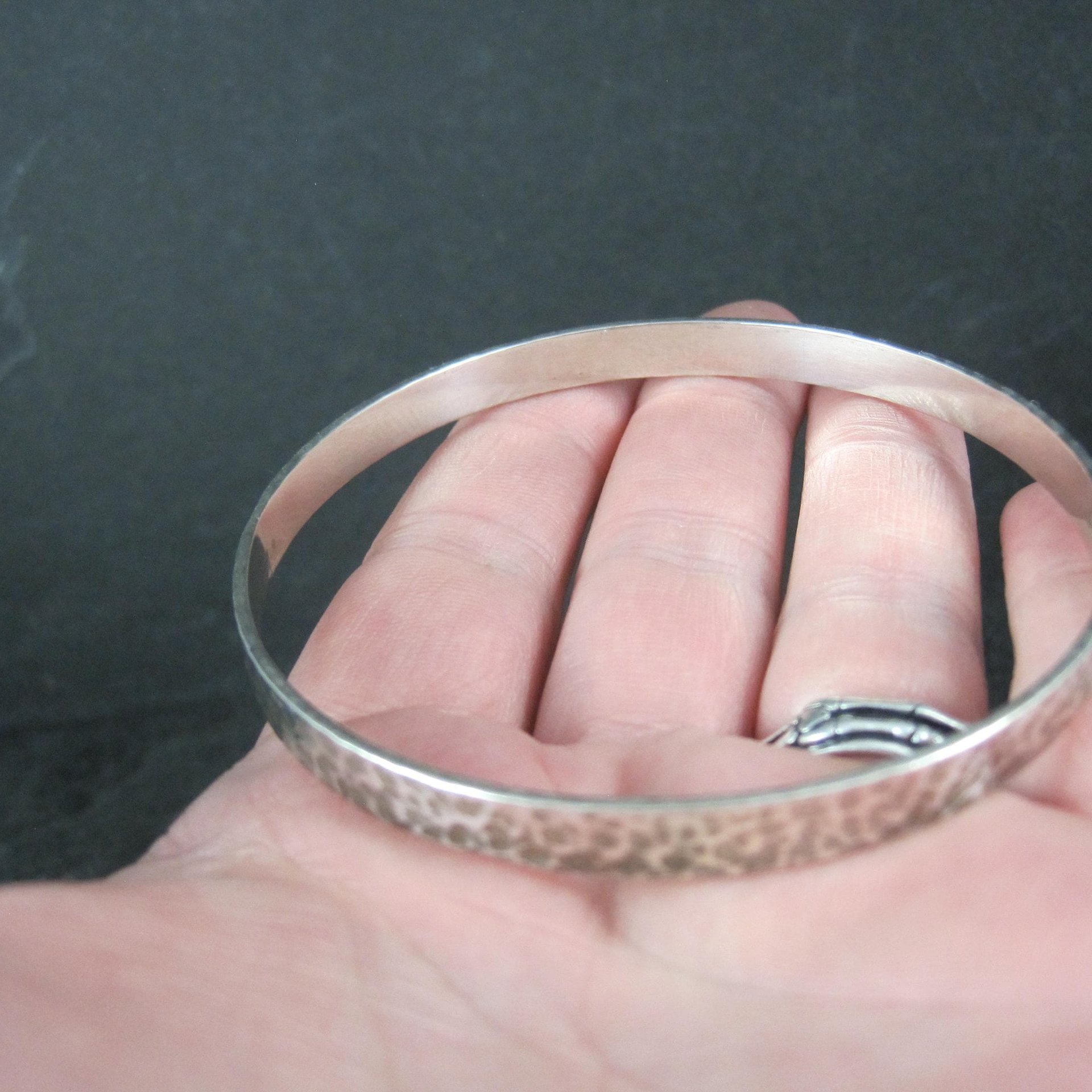 Mexican Sterling Hammered Bangle Bracelet 8" Vintage Silver