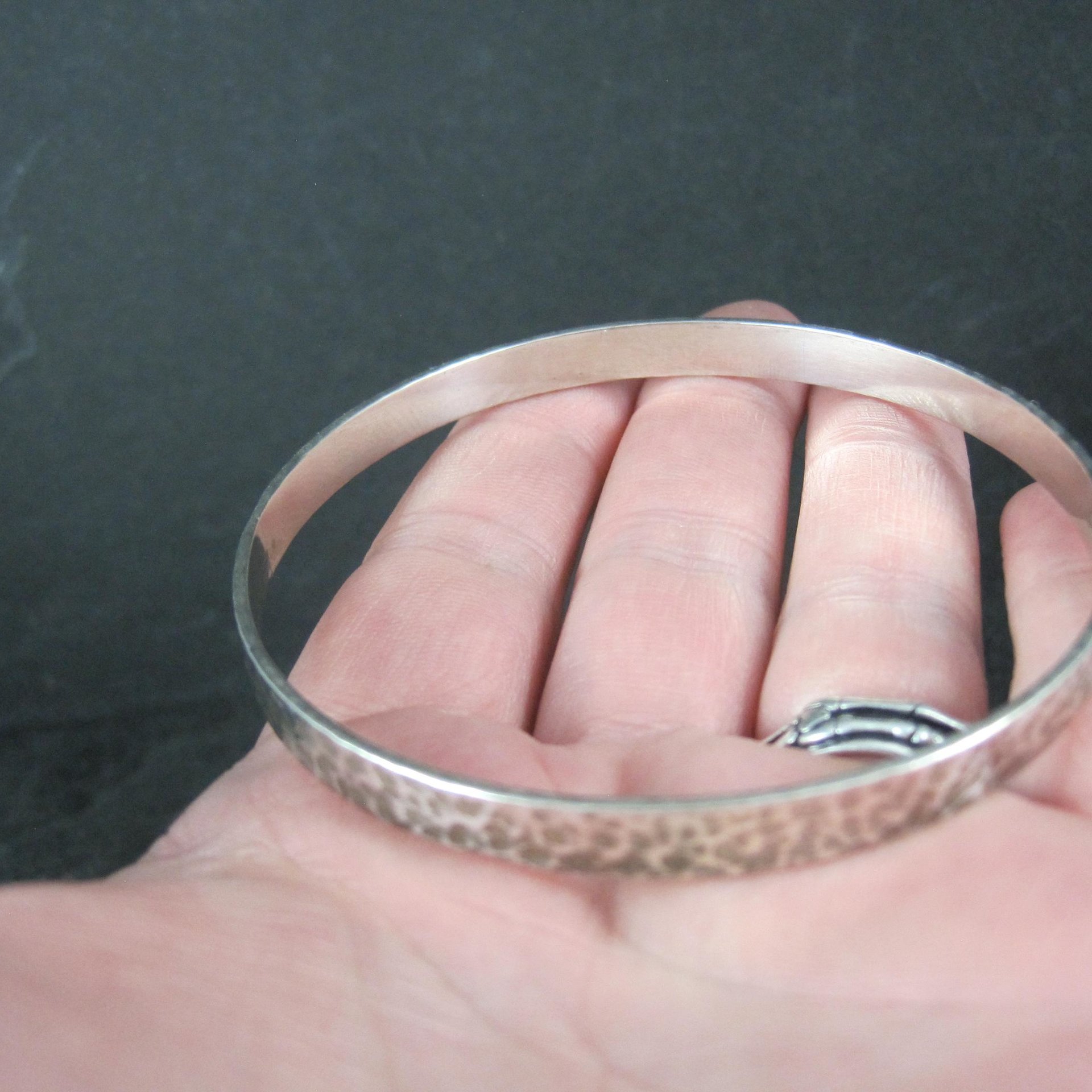 Mexican Sterling Hammered Bangle Bracelet 8" Vintage Silver