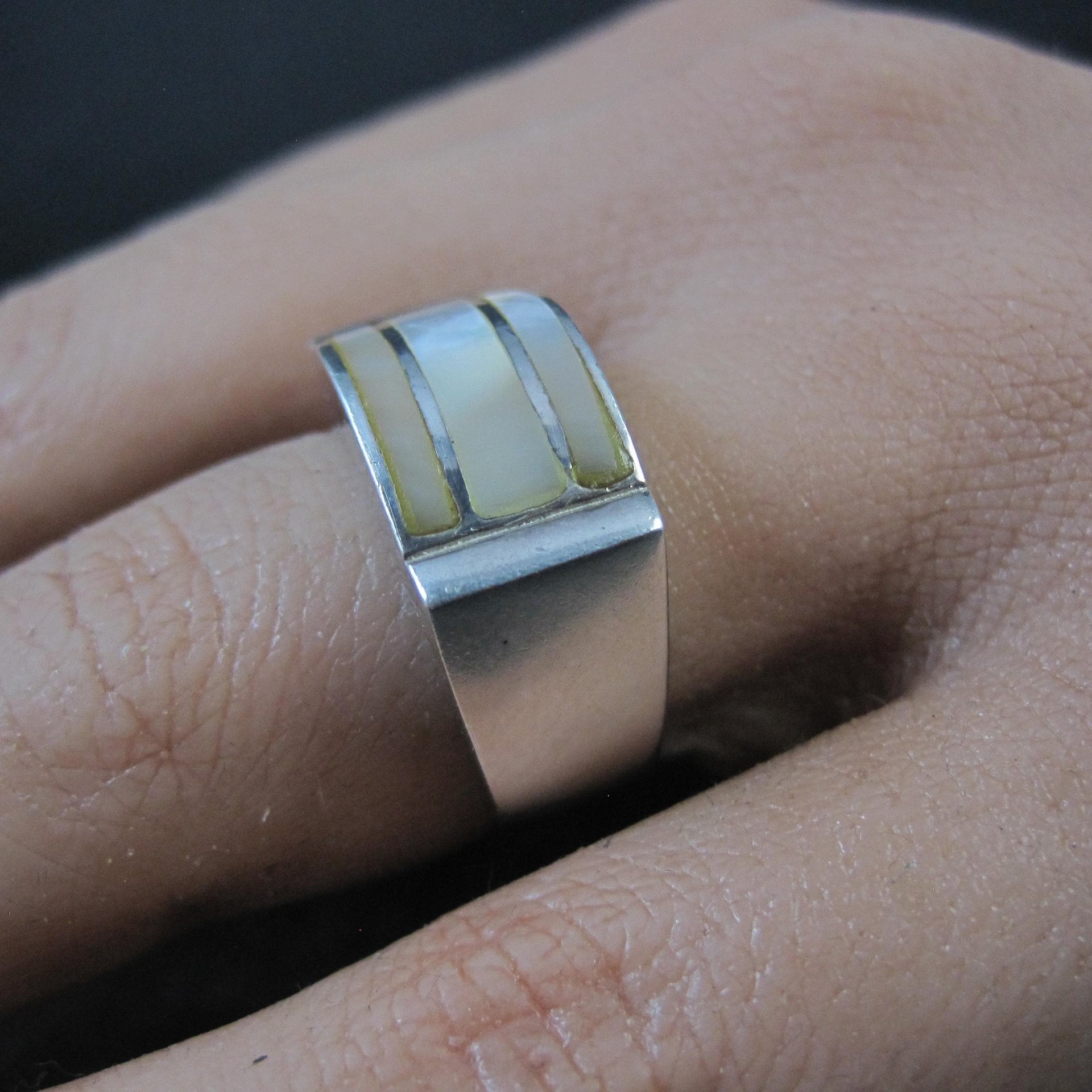 Vintage Sterling Mother of Pearl Inlay Ring Size 7