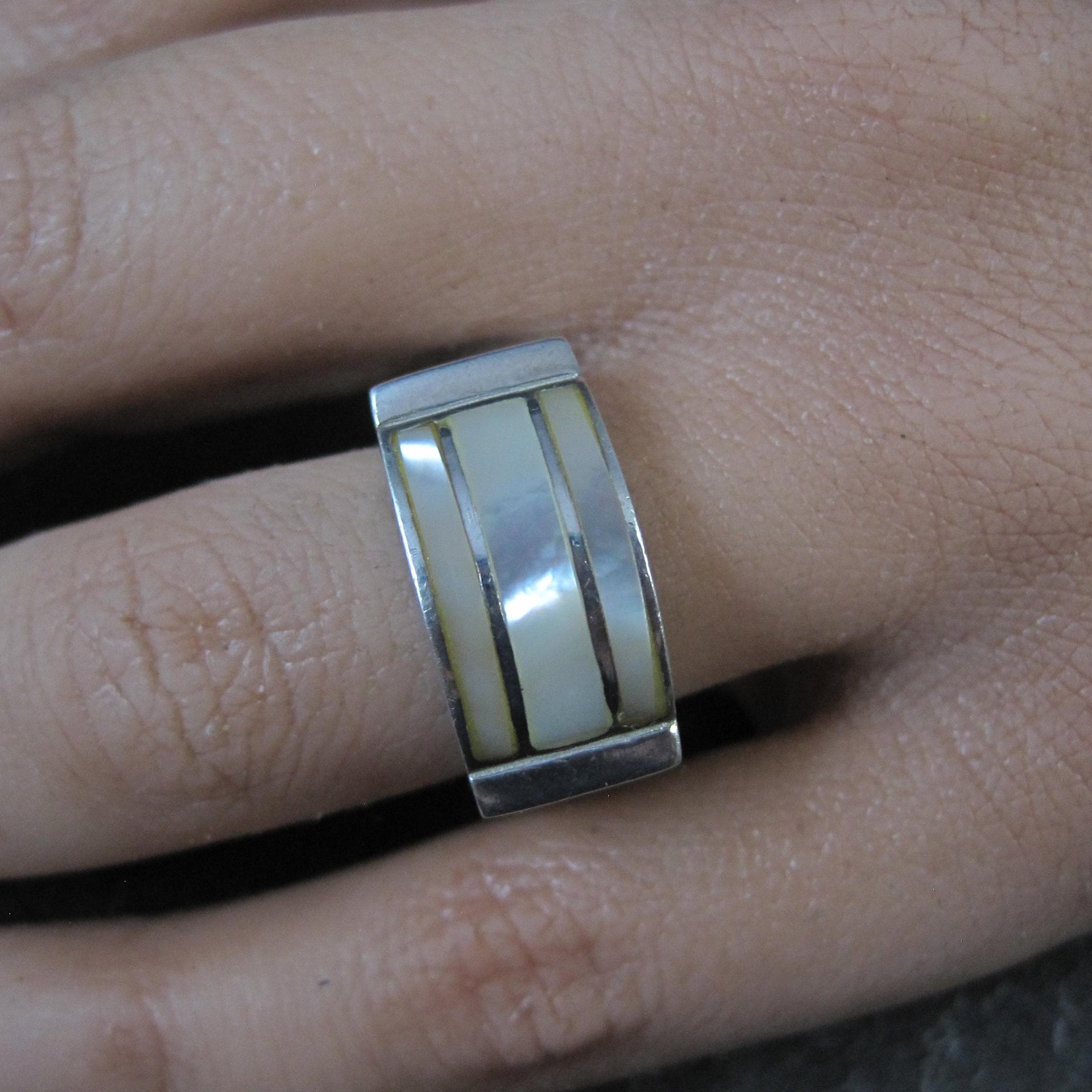 Vintage Sterling Mother of Pearl Inlay Ring Size 7