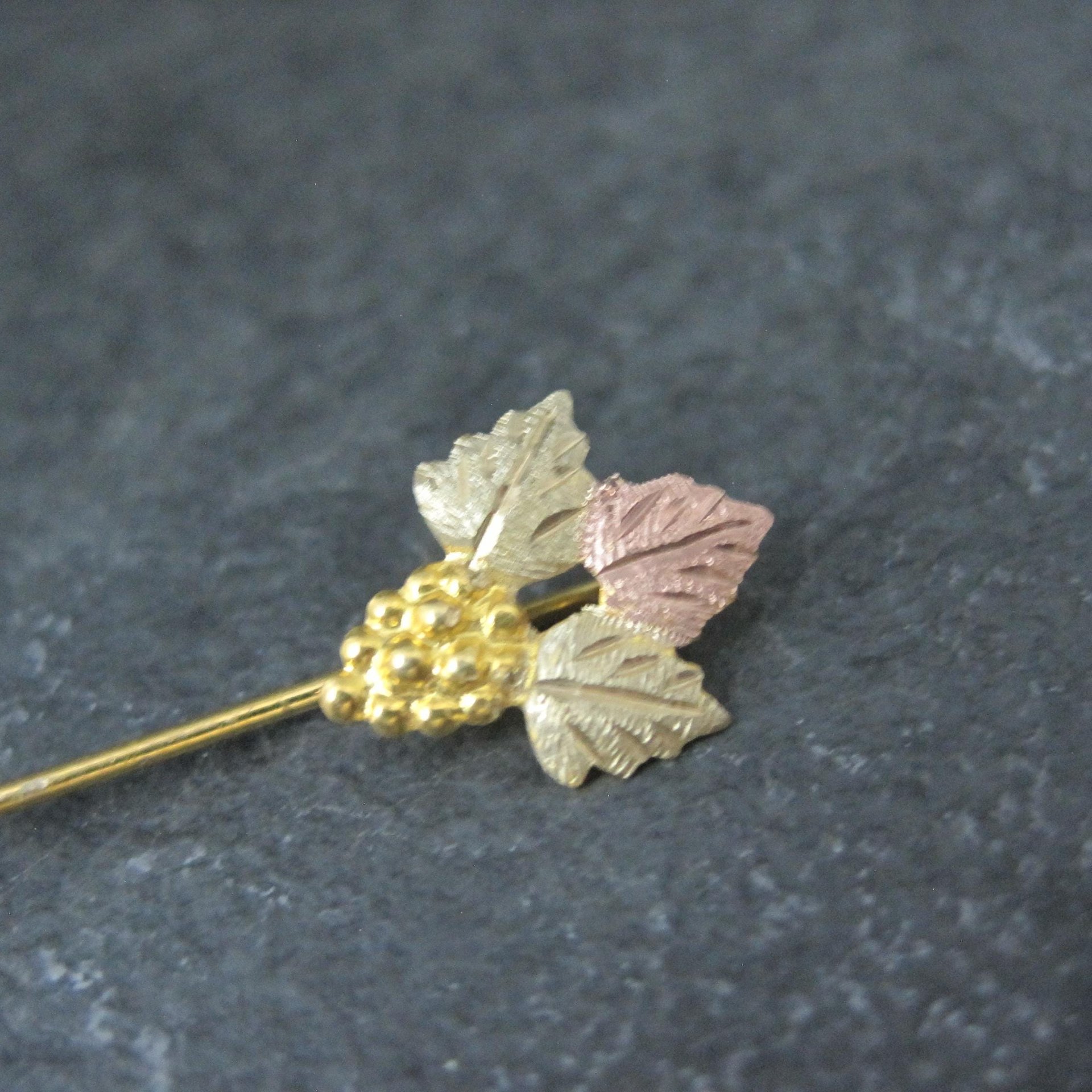 Vintage Landstroms Black Hills Gold Stick Pin 10K/12K