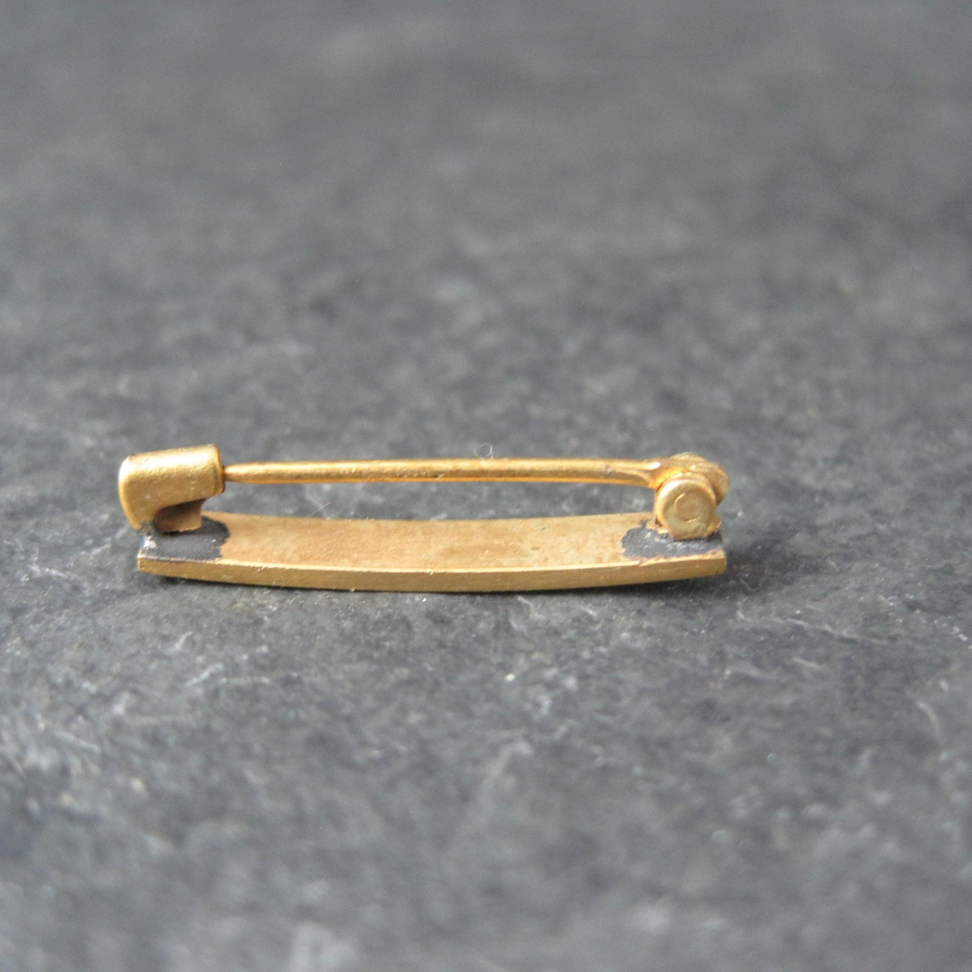Tiny 1940s 10K Bar Pin Hayward NOS