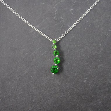 90s Vintage 10K Chrome Diopside Journey Pendant Necklace